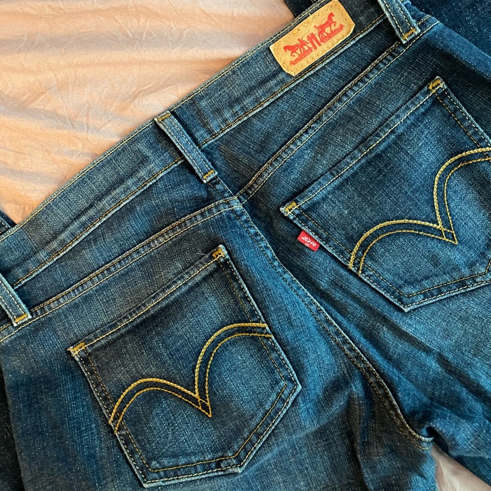Levis style 524 low rise